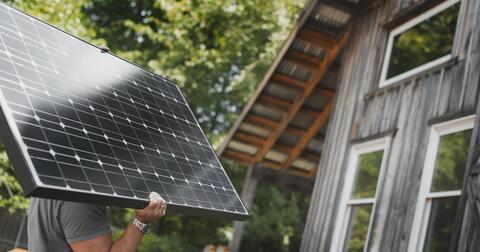 Postavíme vám fotovoltaiku na klíč. Pořiďte si od nás solární panely a čerpejte energii ze slunce. 