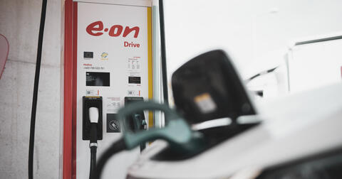 Díky stále širší síti dobíjecích stanic se s elektroautem nemusíte nijak omezovat. Dojedete, kam budete potřebovat. 